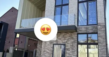 Haus 3 zimmer in Lisky, Ukraine