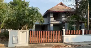 Дом 4 спальни в Банг-Ламунг, Таиланд