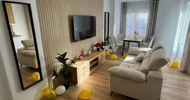 Apartamento 5 habitaciones en Torrevieja, Španjolska