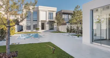 Casa 4 habitaciones en Lymanka, Ucrania