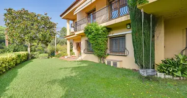 Villa in Canyelles, Spanien