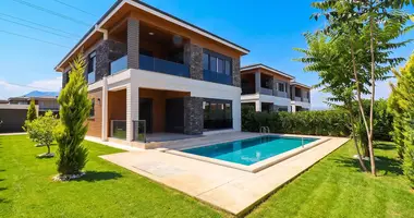 Villa 4 bedrooms in Dosemealti, Turkey