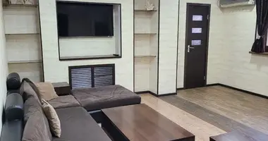 Аренда квартиры 4 ком 100 кв.м. Космонавтов  в Ташкент, Узбекистан