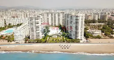 Apartamento 6 habitaciones en Mezitli, Turquía