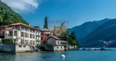 Hotel 5 bedrooms in Lombardy, Italy