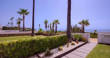 2 bedroom house in Manilva, Spain