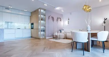 Apartamento 5 habitaciones en Varsovia, Polonia