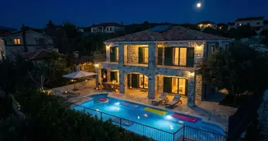 4 bedroom apartment in Katun Rezevici, Montenegro