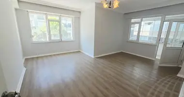 Maison 4 chambres dans Zeytinli Caddesi, Turquie