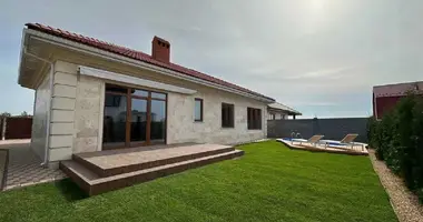 Casa 3 habitaciones en Lymanka, Ucrania