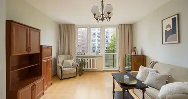 Mieszkanie 2 pokoi w Warszawa, Polska