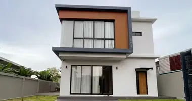 Casa 4 habitaciones en Ban Chak Ngaeo, Tailandia