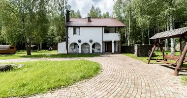 Dom wolnostojący w Niemanicki sielski Saviet, Białoruś