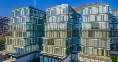 Gewerbefläche 1 384 m² in Warschau, Polen