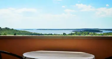 Hotel 561 m² en Pola, Croacia