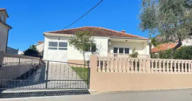 Casa 3 habitaciones en Tivat, Montenegro