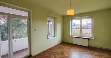 Mieszkanie 3 pokoi w Turek, Polska