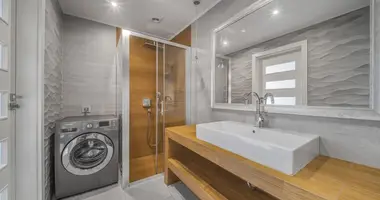 Nieruchomości komercyjne 54 m² w Warszawa, Polska