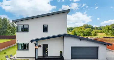 Casa en Parapijoniskes, Lituania