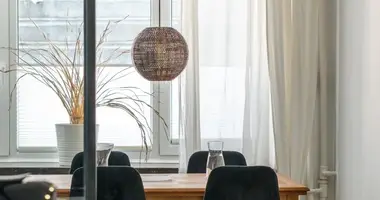 Mieszkanie 2 pokoi w Warszawa, Polska