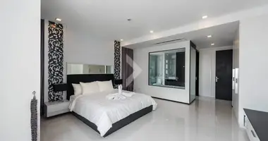 Condo 3 bedrooms in Khan Daun Penh, Cambodia