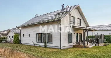5 bedroom house in Jarvenpaa, Finland