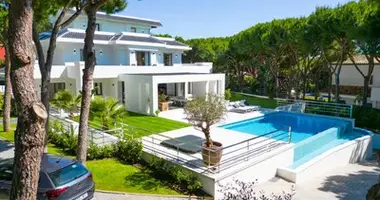 6 bedroom house in Marbella, Spain