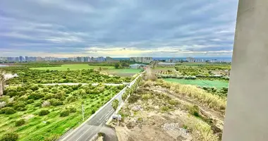 Квартира 2 комнаты в Акдениз, Турция