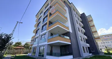 Wohnung 4 zimmer in Beşikdüzü, Türkei