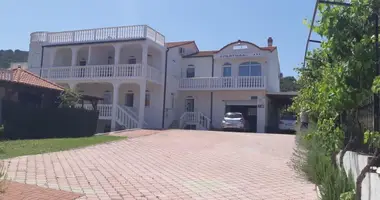 Hotel 626 m² in Trau, Kroatien