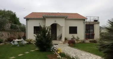 Дом 4 комнаты в Старый Бар, Черногория