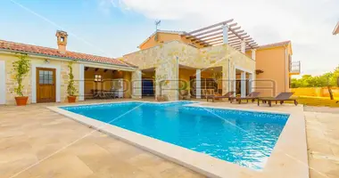 Maison 6 chambres dans Opcina Svetvincenat, Croatie