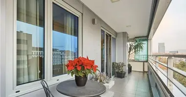 3 bedroom apartment in Barcelona, Spain