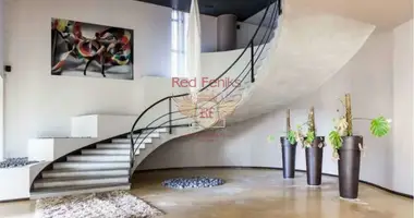 Commercial property 1 815 m² in Desenzano del Garda, Italy