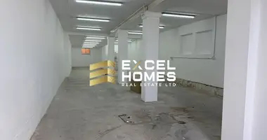 Entrepôt dans Qormi, Malte