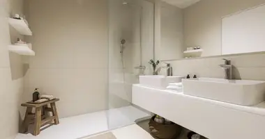 2 bedroom apartment in Estepona, Spain