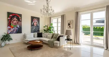 Коммерческое помещение 320 м² в Варшава, Польша