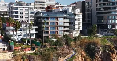 4 bedroom apartment in Muratpasa, Turkey