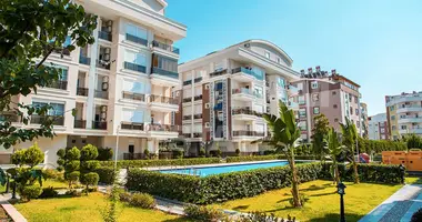 2 bedroom apartment in Konyaalti, Turkey