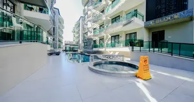 Modern Coastal Retreat Within Walking Distance of Alanya’s Waterfront in Alanya, Türkei