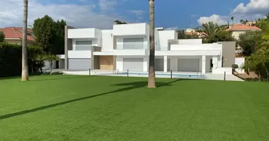 Villa 4 bedrooms in Limassol, Cyprus