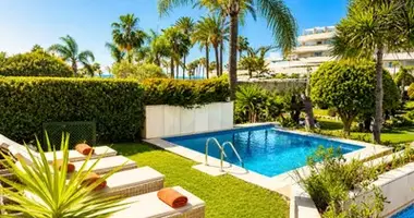3 bedroom apartment in Marbella, Spain