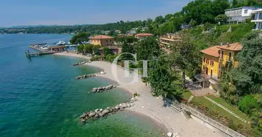Villa 4 bedrooms in Manerba del Garda, Italy