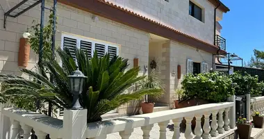 Casa 5 habitaciones en Louvaras, Chipre