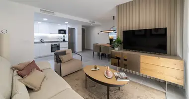 Mieszkanie 3 pokoi w Torrevieja, Hiszpania