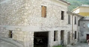 Appartement 4 chambres dans Montemonaco, Italie