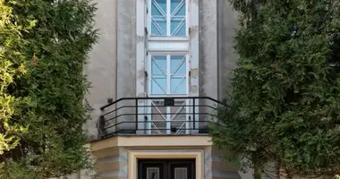 4 bedroom apartment in Warsaw, Poland