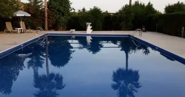 5 bedroom apartment in Parekklisia, Cyprus