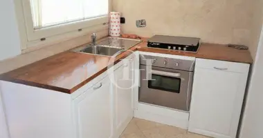 Apartamento 5 habitaciones en Marina di Pietrasanta, Italia