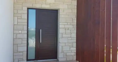 3 bedroom apartment in Chloraka, Cyprus